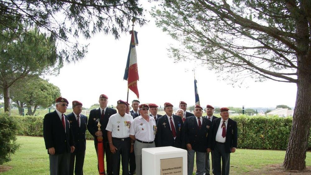 Ancien soldat parachutiste de l'arme franaise